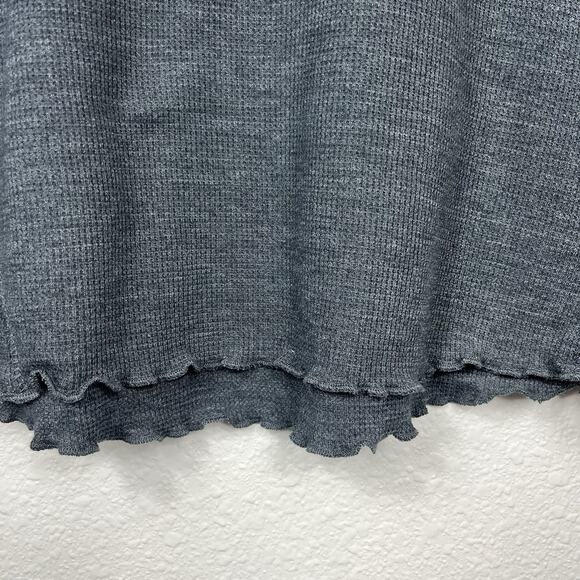 Iowa Hawkeyes Womens Waffle Knit Snap Long Sleeve Henley Medium Gray Ruffle NWOT - Picture 4 of 11